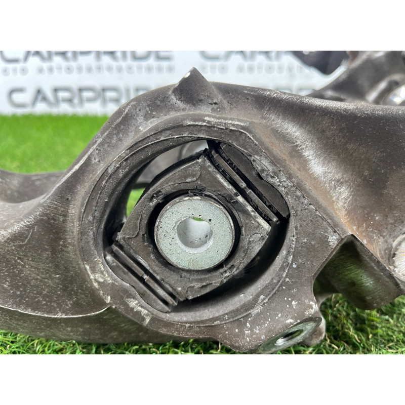 Цапфа подвески (подвеска) AUDI Q5 8R 2012 3.2 CALB 8R0505431F