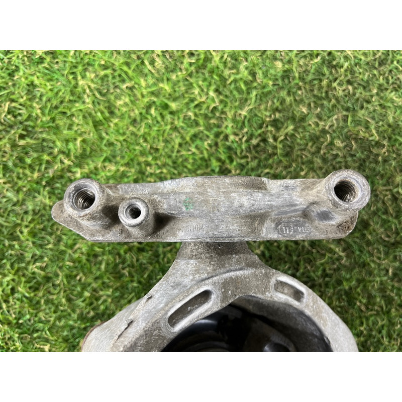 Опора стойки (подвеска) Volkswagen Touareg II NF 2013 3.0 7P0512302