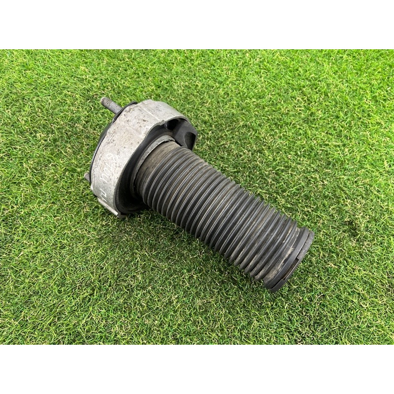 Опора стойки (подвеска) Volkswagen Touareg II NF 2013 3.0 7P0412321A