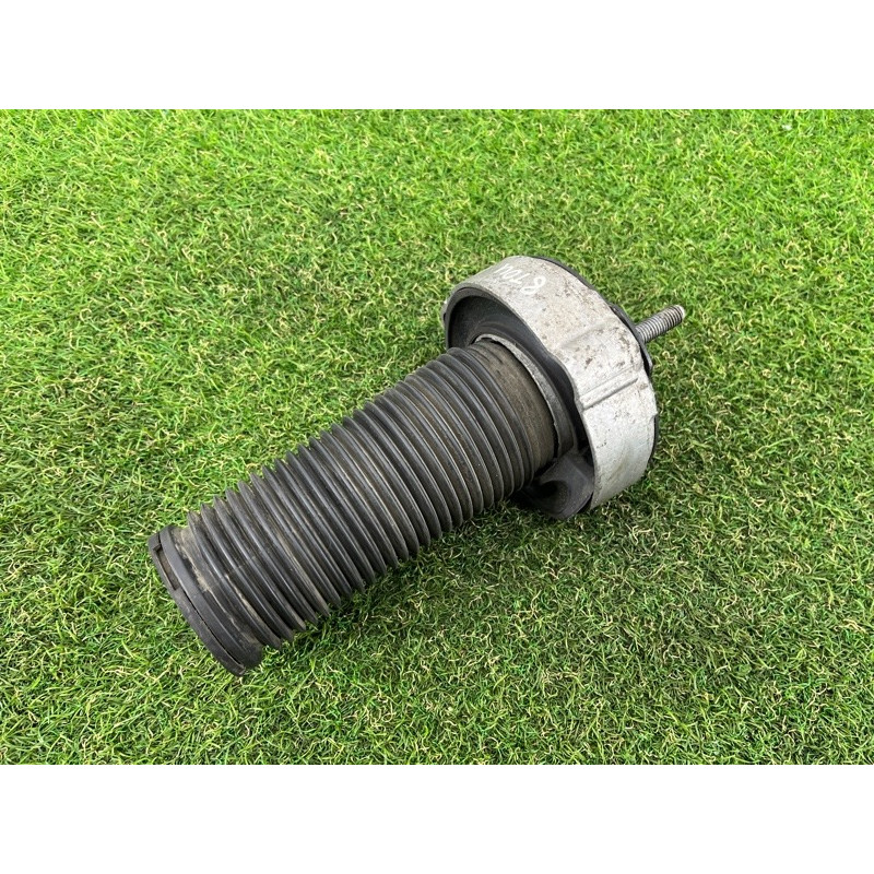 Опора стойки (подвеска) Volkswagen Touareg II NF 2013 3.0 7P0412321A