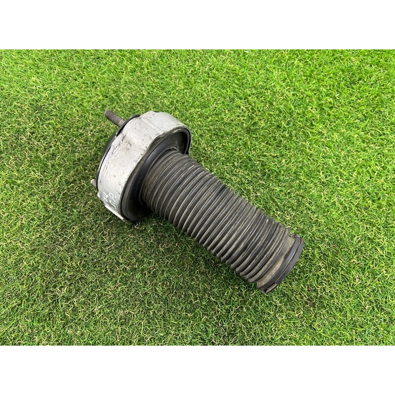 Опора стойки (подвеска) Volkswagen Touareg II NF 2013 3.0 7P0412321A