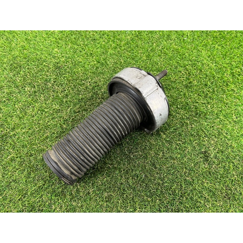 Опора стойки (подвеска) Volkswagen Touareg II NF 2013 3.0 7P0412321A