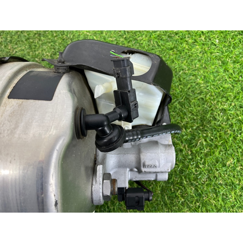 Вакуумный усилитель тормозов в сборе (тормозная система) AUDI A4 B9 2017 2.0 8W0612107