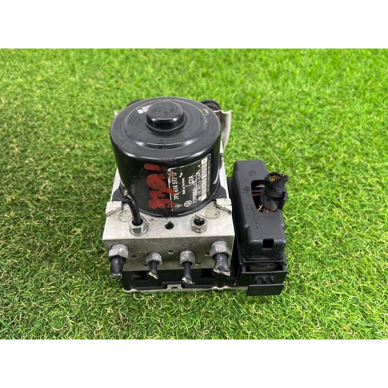 Блок ABS (гальмівна система) Volkswagen Touareg FL 2015 3.6 7P0614517R