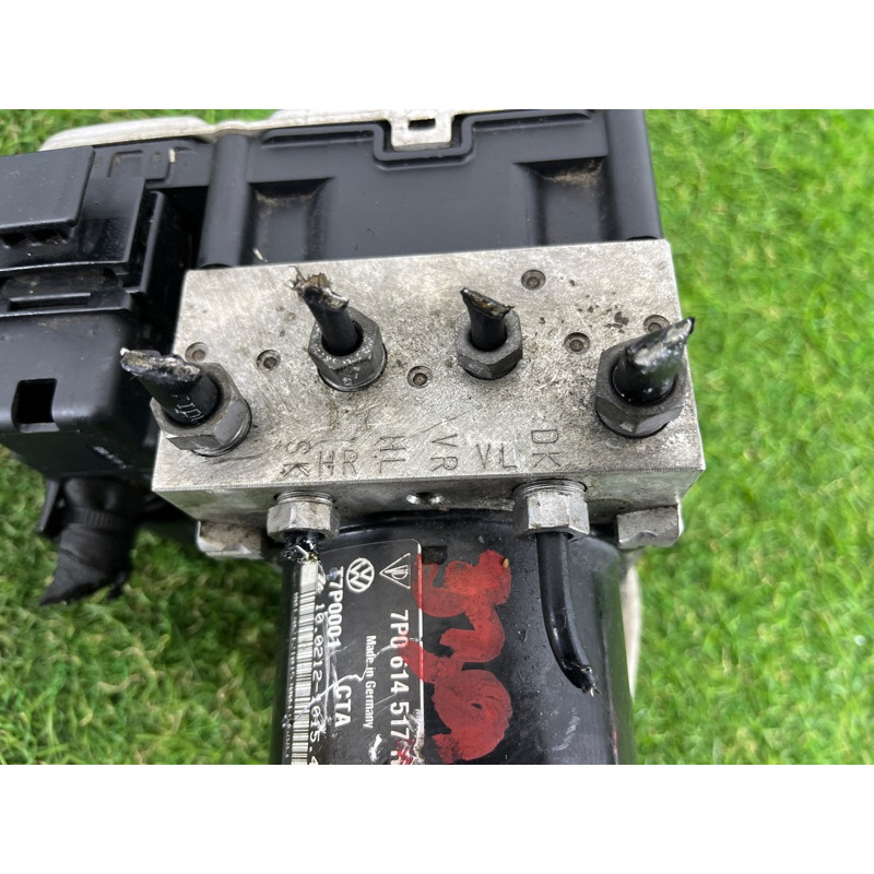 Блок ABS (гальмівна система) Volkswagen Touareg FL 2015 3.6 7P0614517R