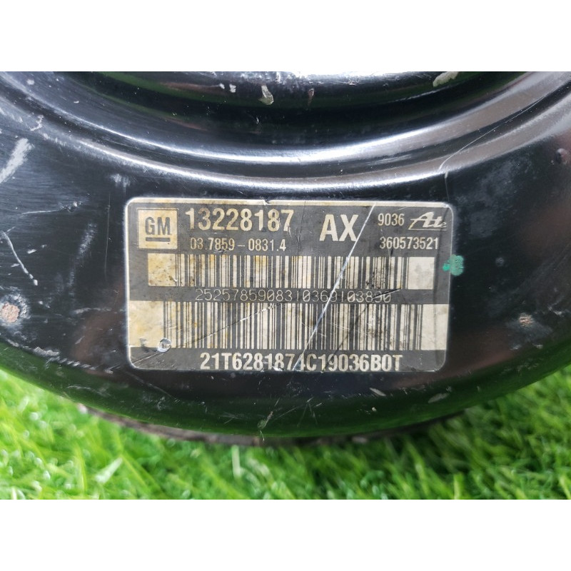 Вакуумный усилитель тормозов (тормозная система) Opel Insignia A 2010 2.0 DTH 13228187