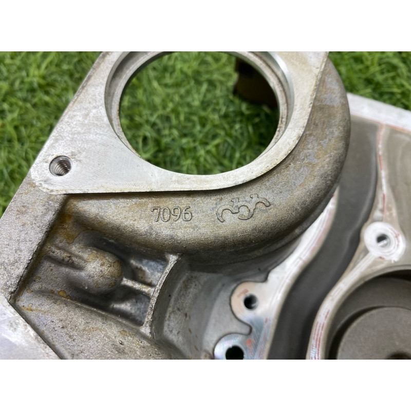 Передняя крышка мотора (двигатель и элементы) CHEVROLET Volt 1 2012 1.4 55581013