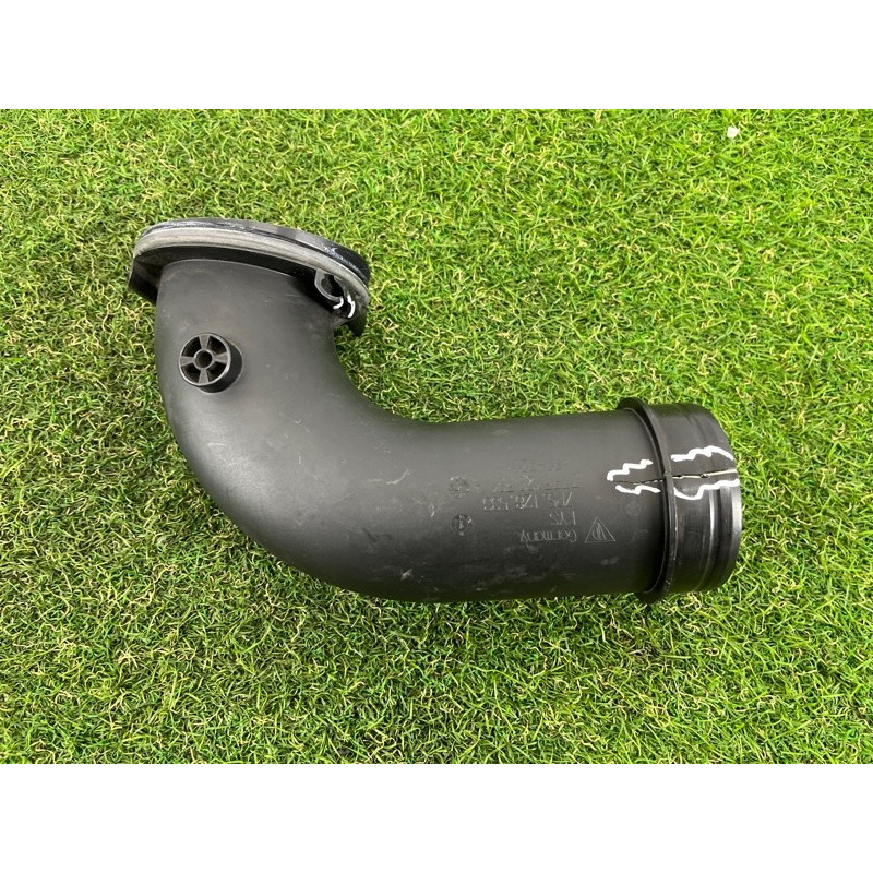 Патрубок воздушного фильтра (впускная система) PORSCHE CAYENNE 958 2012 4.8 95811011300