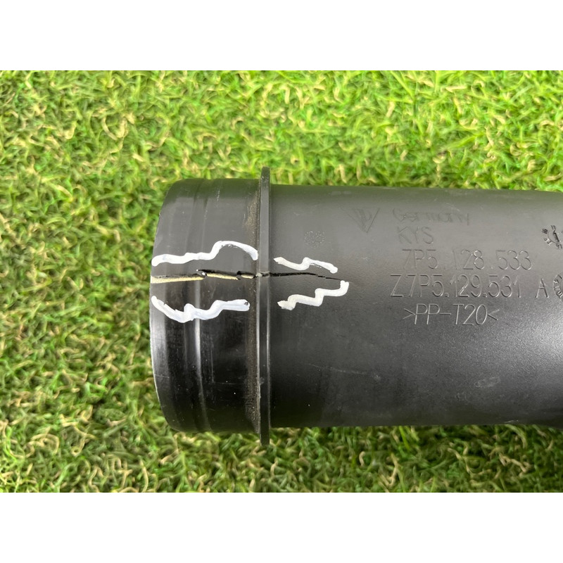 Патрубок воздушного фильтра (впускная система) PORSCHE CAYENNE 958 2012 4.8 95811011300