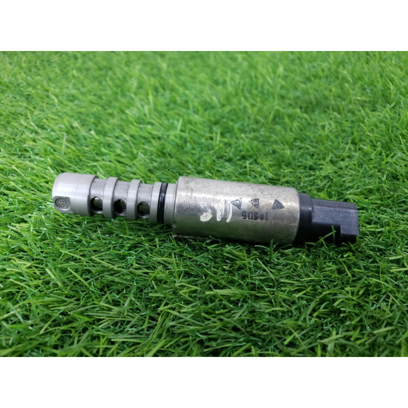 Клапан фазорегулятора (электрика двигателя) AUDI A8 D4 2011 4,2 06E109257J