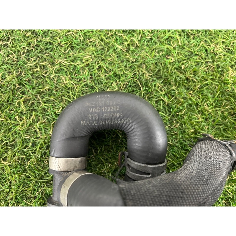 Патрубок (система охлаждения) AUDI A7 4G 2013 3.0 CGXB 06E121030B