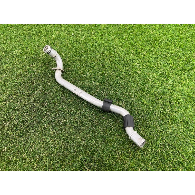 Трубка системи охолодження (система охолодження) Volkswagen Touareg NF 2012 3.0 7P0819911D