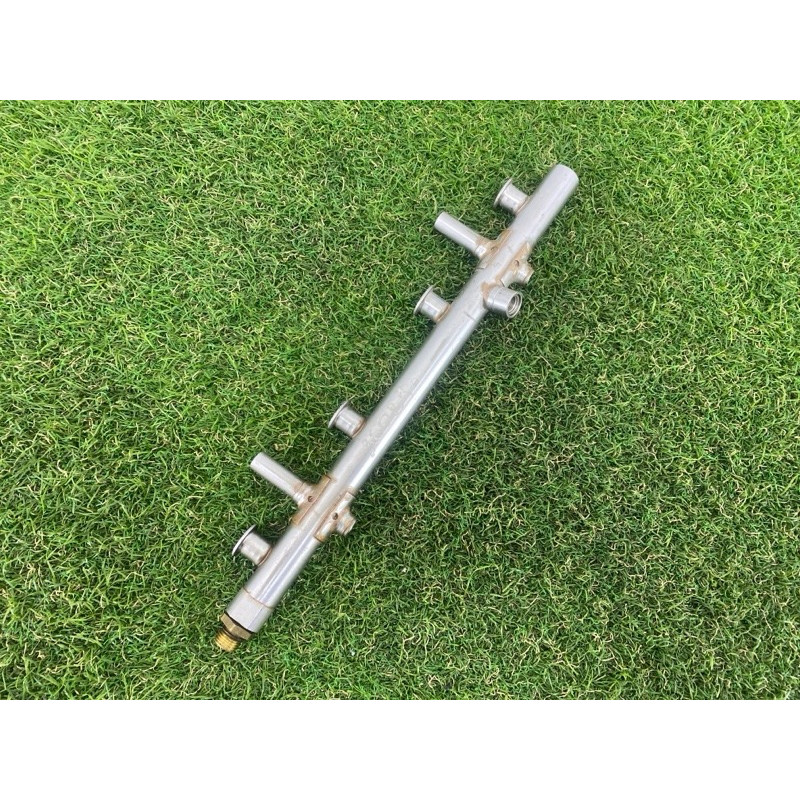 Топливная рампа (топливная система) Volkswagen Passat B7 2014 1.8 06K133317H