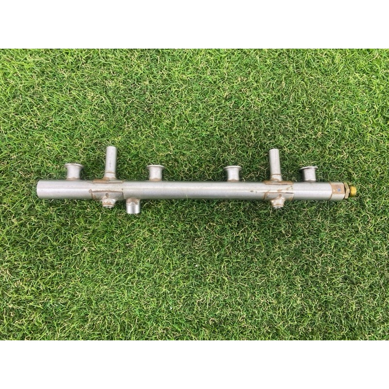 Топливная рампа (топливная система) Volkswagen Passat B7 2014 1.8 06K133317H