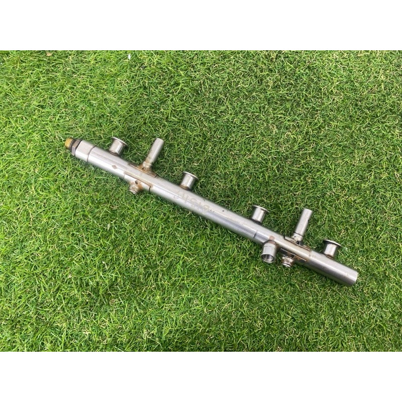 Топливная рампа (топливная система) Volkswagen Passat B7 2014 1.8 06K133317H