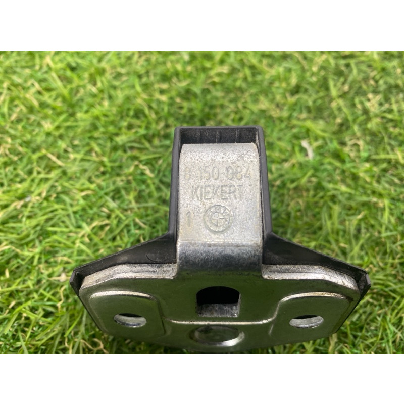 Ответная часть замка двери (кузов и элементы) BMW 7-series E38 51218150084