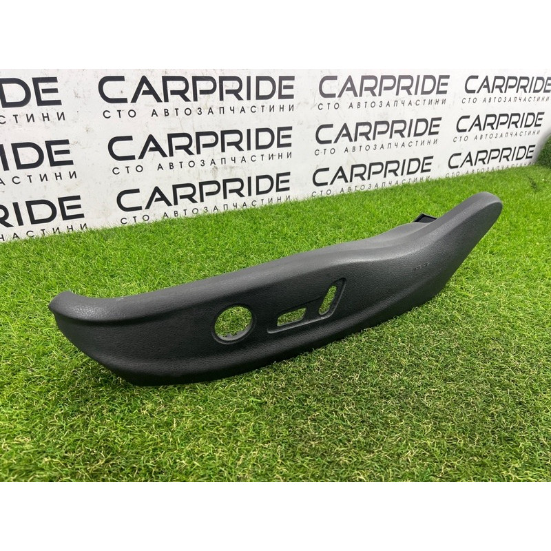 Накладка сидения (салон) AUDI A3 8V 2018 2.0 CZRA 8V0881325T4PK