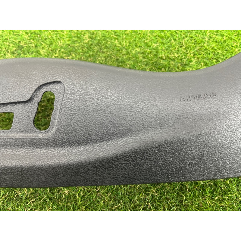 Накладка сидения (салон) AUDI A3 8V 2018 2.0 CZRA 8V0881325T4PK