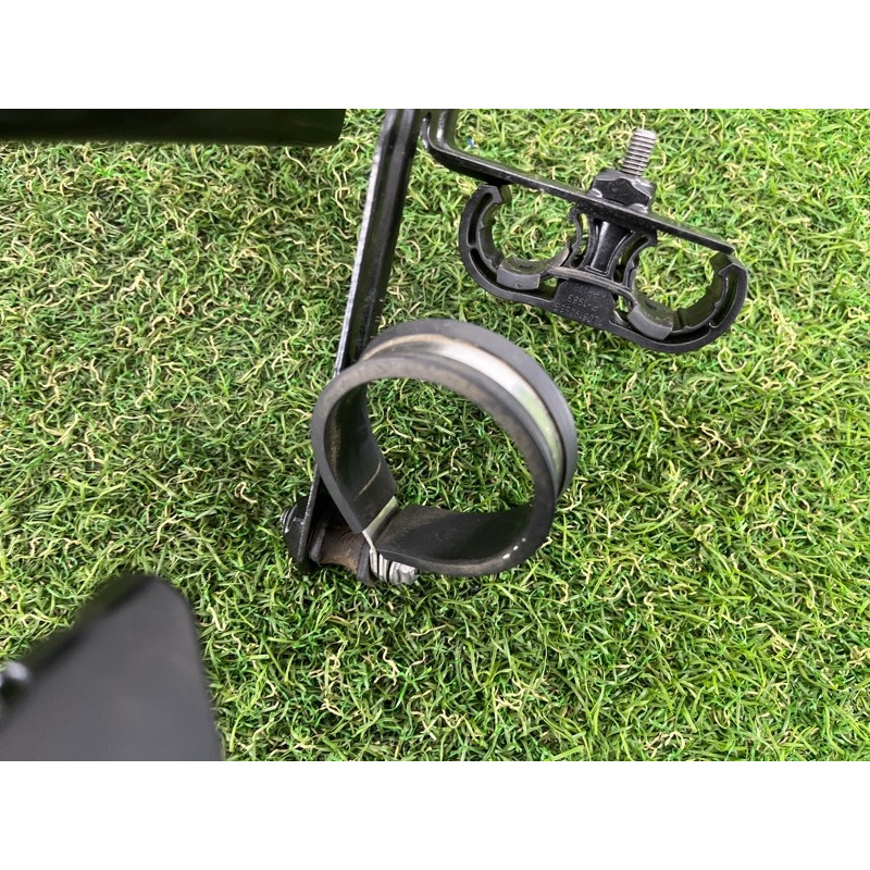 Кронштейн дополнительного насоса ОЖ (кронштейны двигателя) Volkswagen Touareg NF 2012 3.0 7P0819545B