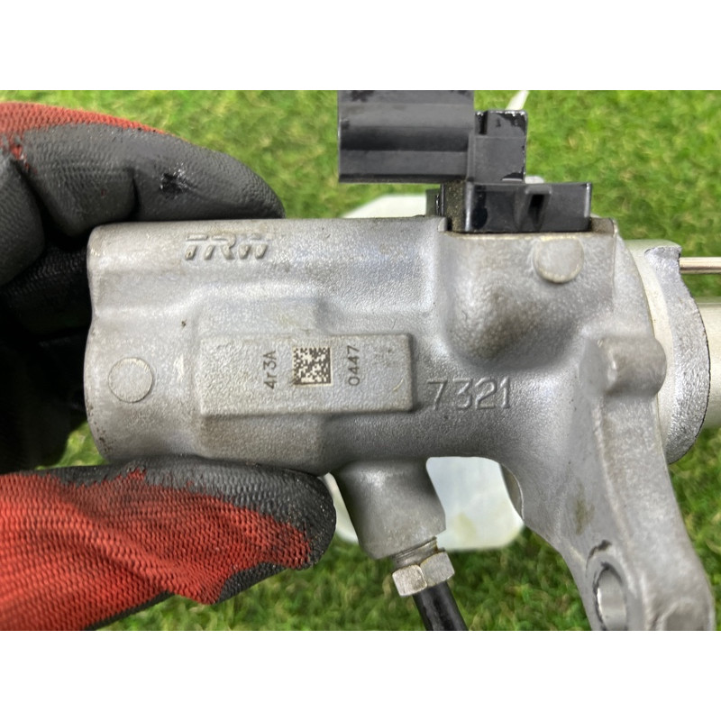 Главный тормозной цилиндр (тормозная система) Volkswagen Touareg FL 2015 3.6 7P0611019D