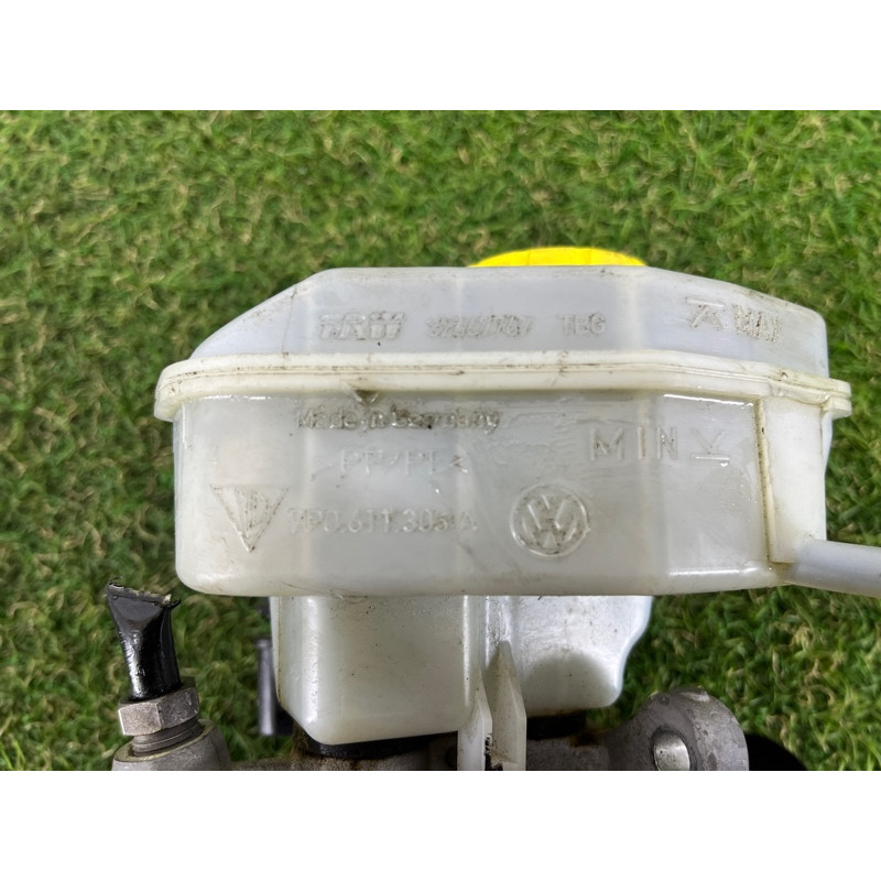 Главный тормозной цилиндр (тормозная система) Volkswagen Touareg FL 2015 3.6 7P0611019D