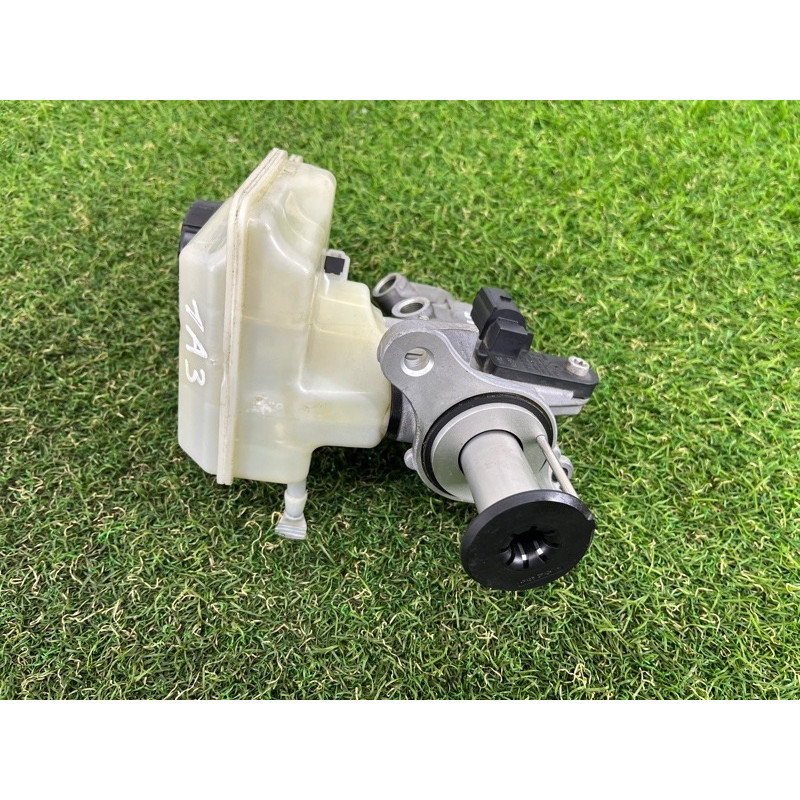 Главный тормозной цилиндр (тормозная система) AUDI A3 8V 2015 1.8 8V1611021A