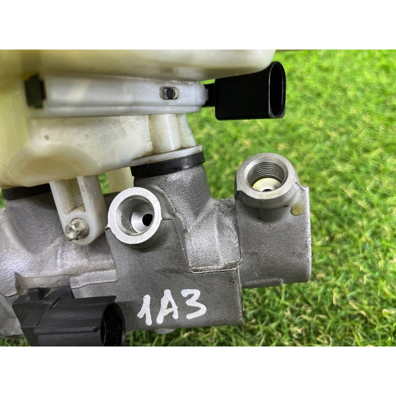 Главный тормозной цилиндр (тормозная система) AUDI A3 8V 2015 1.8 8V1611021A