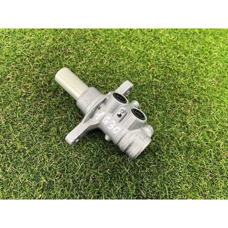 Головний гальмівний циліндр (гальмівна система) BMW 5-series G30 2017 2.0 B46B20 34336881095