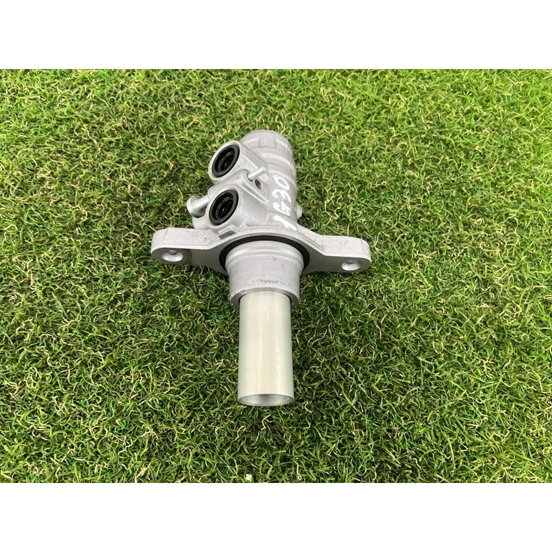 Головний гальмівний циліндр (гальмівна система) BMW 5-series G30 2017 2.0 B46B20 34336881095