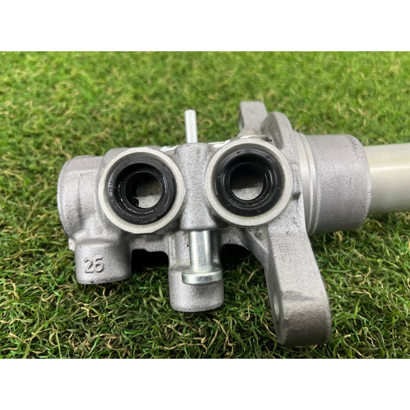 Головний гальмівний циліндр (гальмівна система) BMW 5-series G30 2017 2.0 B46B20 34336881095