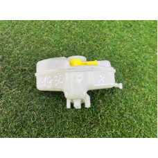 Бачок гальмівної рідини