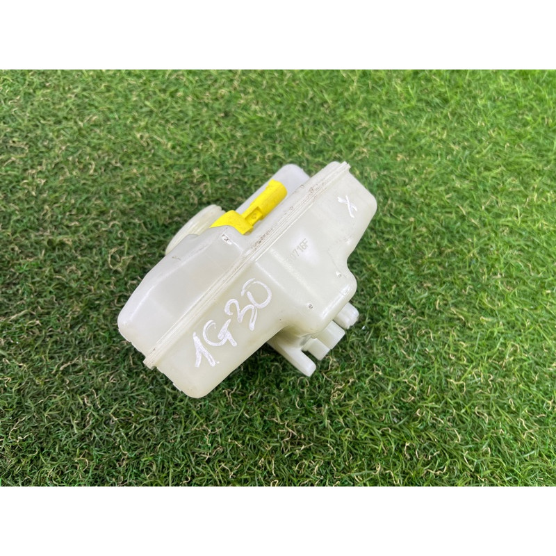 Бачок гальмівної рідини (гальмівна система) BMW 5-series G30 2017 2.0 B46B20 34336871185