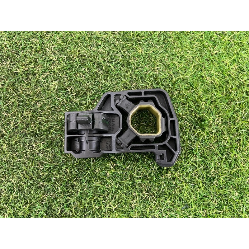 Кріплення радіатора (кузов і елементи) BMW 5-series F10 2011 3.0 17117575248