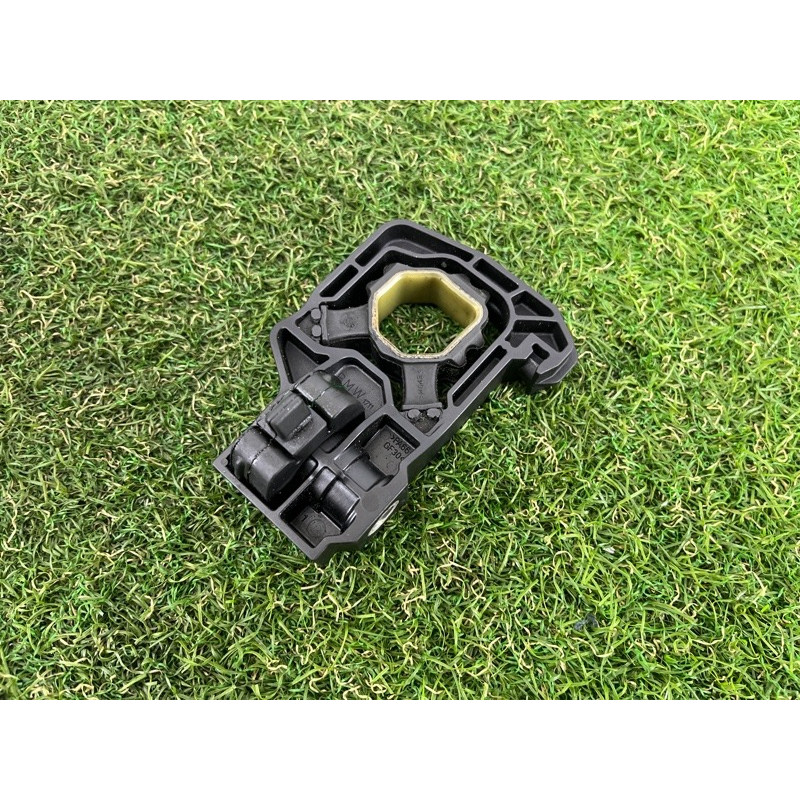 Кріплення радіатора (кузов і елементи) BMW 5-series F10 2011 3.0 17117575248