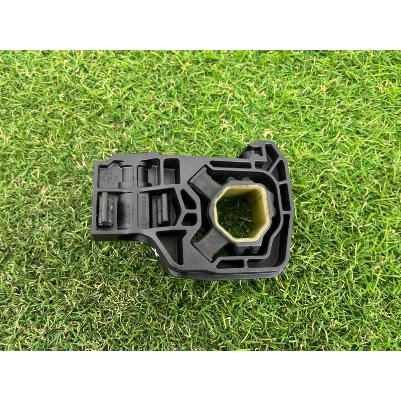 Кріплення радіатора (кузов і елементи) BMW 5-series F10 2011 3.0 17117575248
