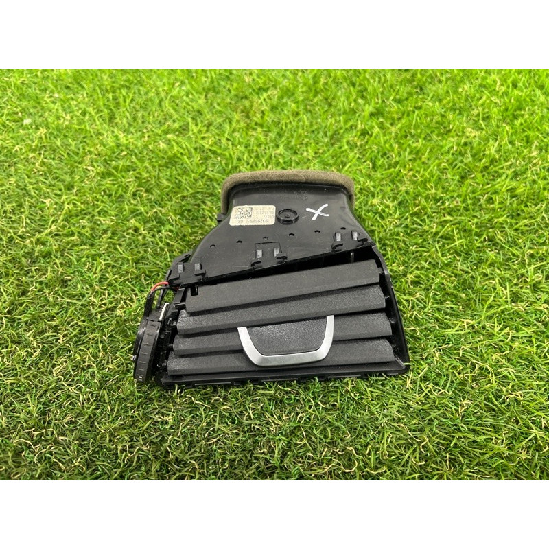 Дефлектор воздуховода (салон) BMW 5-series G30 2017 2.0 B46B20 64229329545