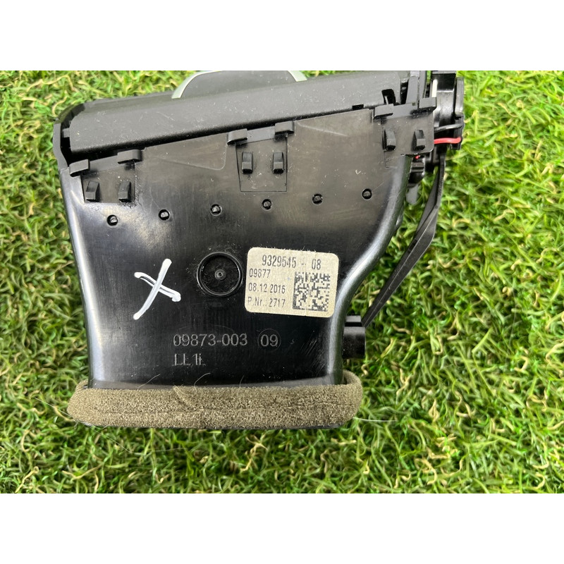 Дефлектор воздуховода (салон) BMW 5-series G30 2017 2.0 B46B20 64229329545