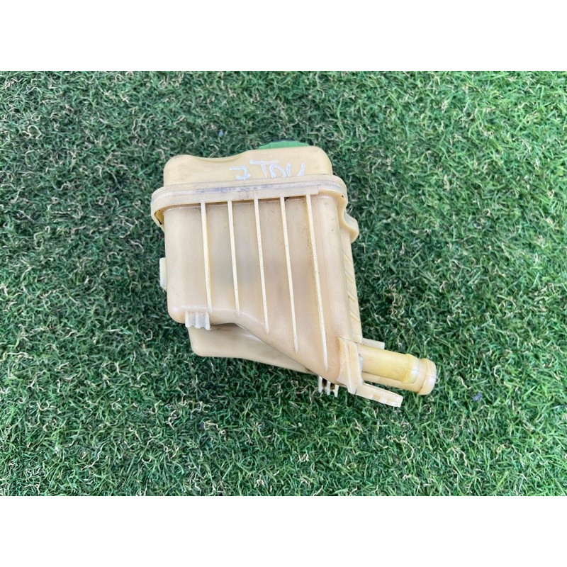 Бачок гидроусилителя (рулевое управление) Volkswagen Touareg FL 2015 3.6 7L6422371E