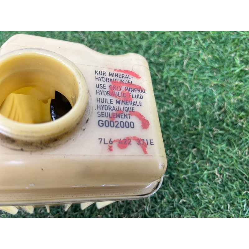 Бачок гидроусилителя (рулевое управление) Volkswagen Touareg FL 2015 3.6 7L6422371E