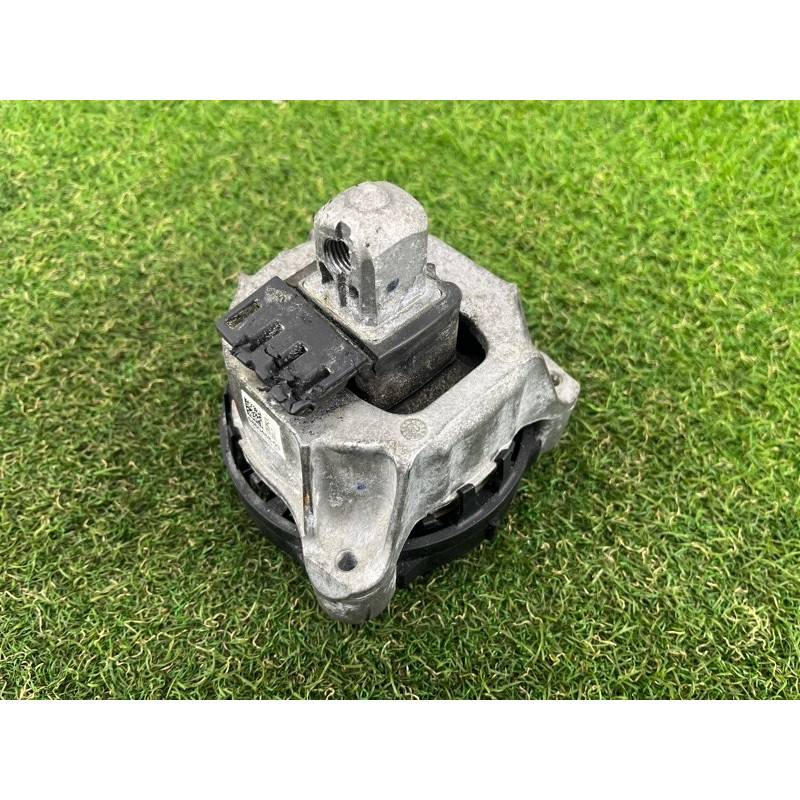 Подушка двигателя (двигатель и элементы) BMW 5-series G30 2017 2.0 B46B20 22116860488