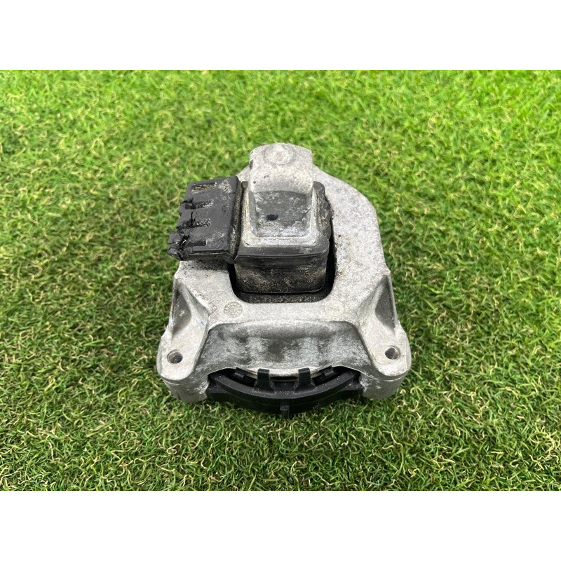 Подушка двигателя (двигатель и элементы) BMW 5-series G30 2017 2.0 B46B20 22116860488