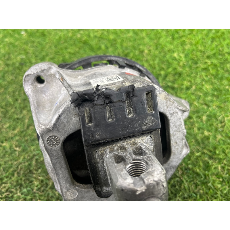 Подушка двигателя (двигатель и элементы) BMW 5-series G30 2017 2.0 B46B20 22116860488