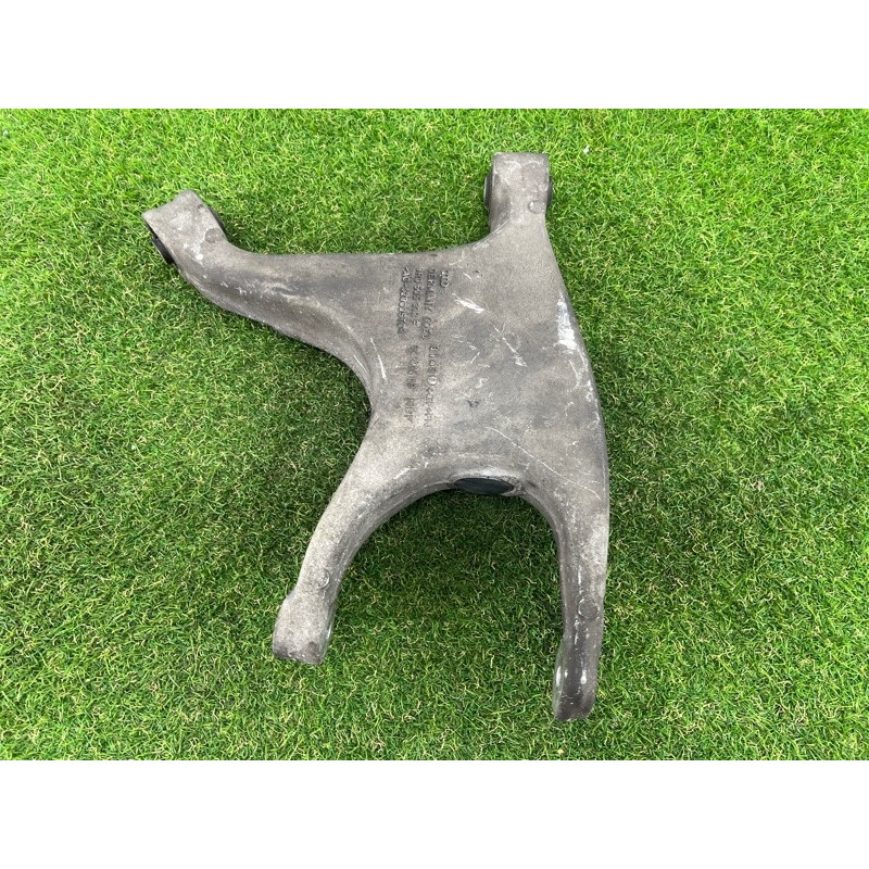 Рычаг подвески (подвеска) AUDI Q5 8R 2012 3.2 CALB 8R0505312F