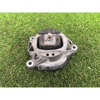 Подушка двигуна