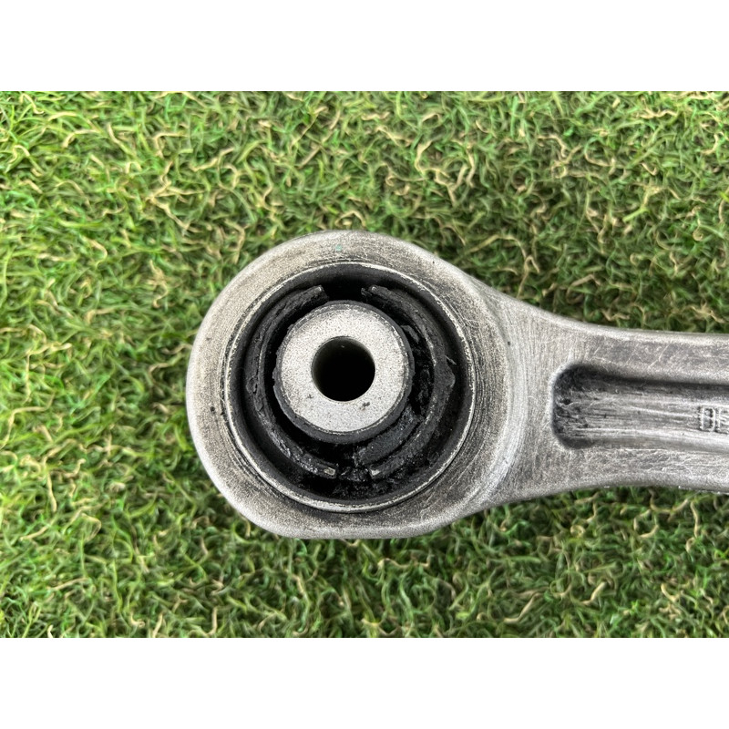 Рычаг подвески (подвеска) AUDI Q5 8R 2012 3.2 CALB 8K0407151D