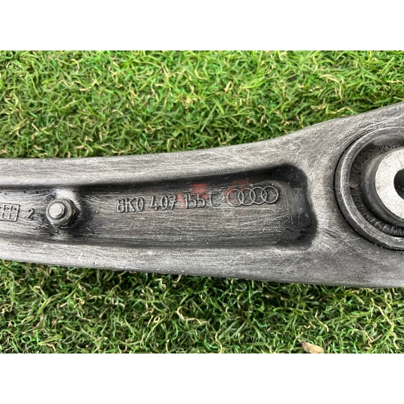 Рычаг подвески (подвеска) AUDI Q5 8R 2012 3.2 CALB 8K0407151D