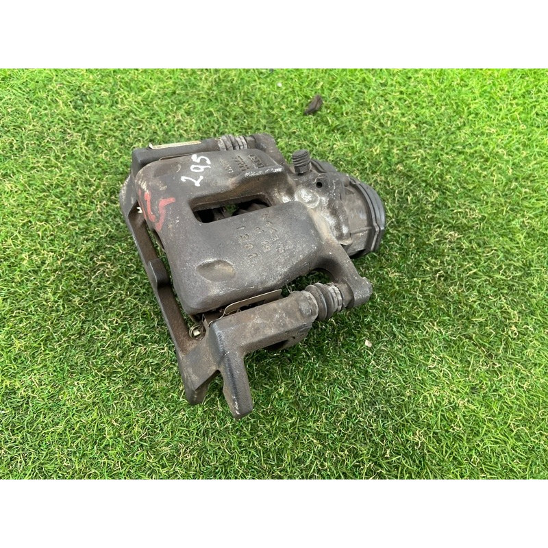 Суппорт тормозной (тормозная система) AUDI Q5 8R 2012 3.2 CALB 8K0615404B