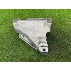 Кронштейн двигателя