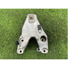 Кронштейн двигателя