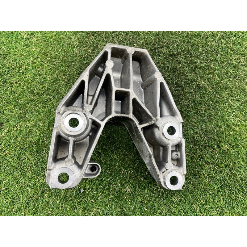 Кронштейн двигателя (кронштейны двигателя) BMW X3 F25 2012 3.0 22116864719